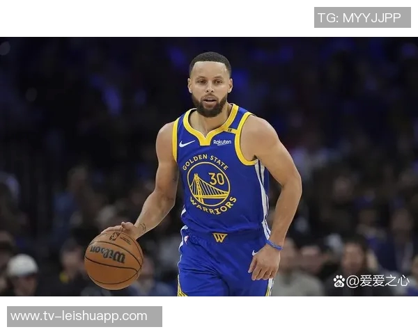 库里半场20分5记三分创纪录领先利拉德克莱紧随其后争夺第二位 库里半场20分5记三分创纪录领先利拉德克莱紧随其后争夺第二位